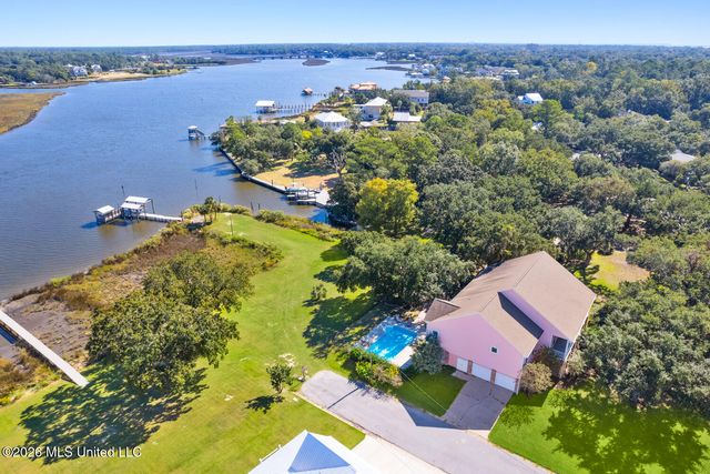 248 Lovers Lane, Ocean Springs, LA 39564
