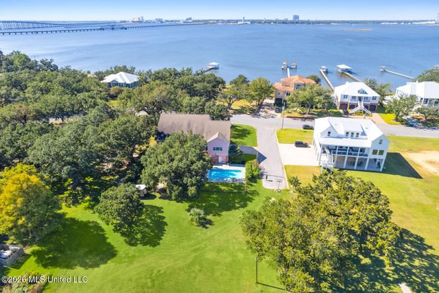 248 Lovers Lane, Ocean Springs, LA 39564