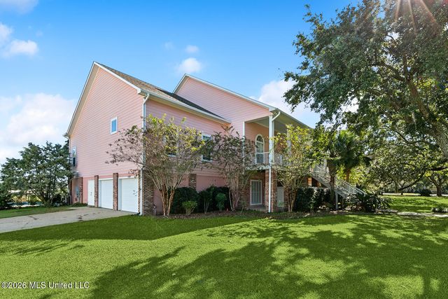 248 Lovers Lane, Ocean Springs, LA 39564