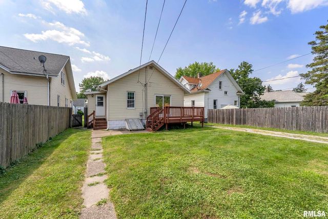 1904 30TH Street, Moline, IL 61265