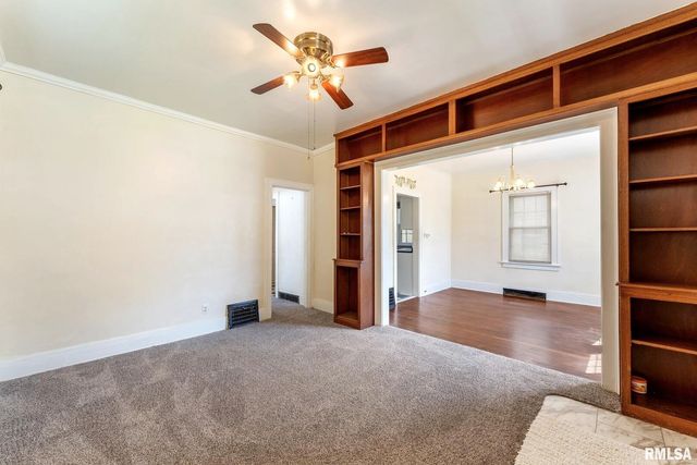 1904 30TH Street, Moline, IL 61265