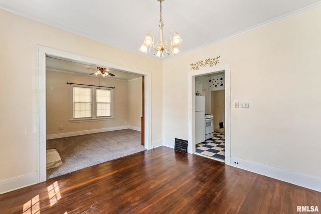 1904 30TH Street, Moline, IL 61265