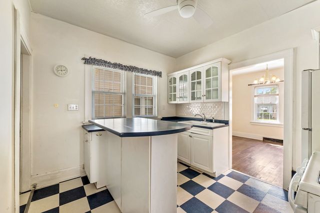 1904 30TH Street, Moline, IL 61265