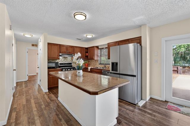 405 TROPIC CIRCLE, Fruitland Park, FL 34731