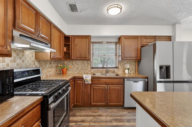 405 TROPIC CIRCLE, Fruitland Park, FL 34731