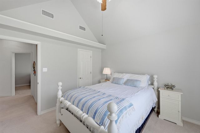 102 Mohawk Cove, Lake Kiowa, TX 76240