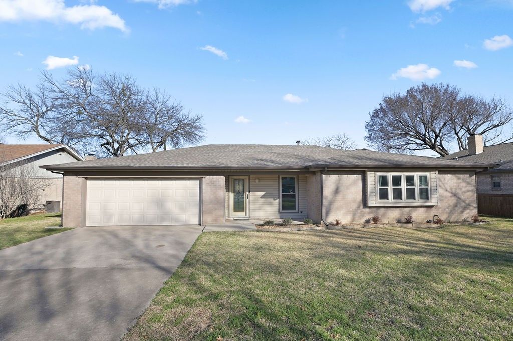 6504 Sherri Lane, North Richland Hills, TX 76182