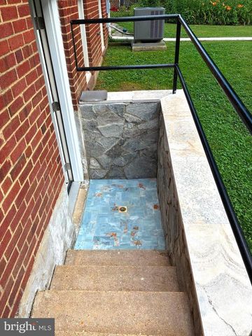 4122 BERRITT ST, Fairfax, VA 22030