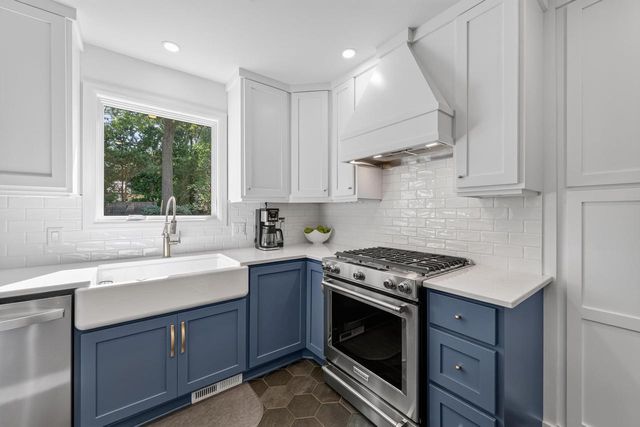321 Kensington Drive, Madison, WI 53704