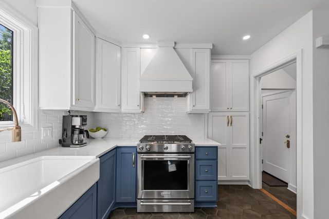 321 Kensington Drive, Madison, WI 53704
