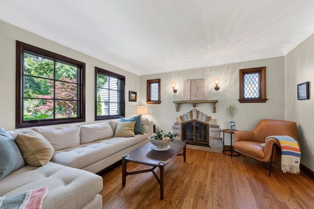 321 Kensington Drive, Madison, WI 53704