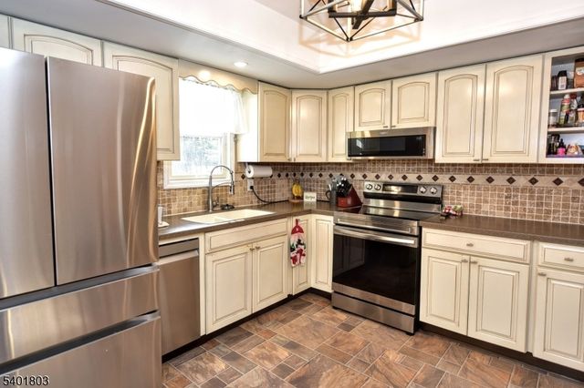 76 County Road 521, Hampton Twp., NJ 07860