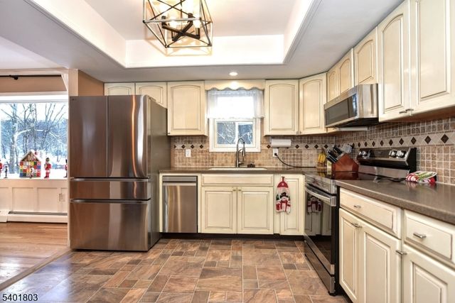 76 County Road 521, Hampton Twp., NJ 07860