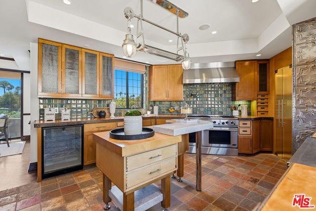 450 N Maple Drive 501, Beverly Hills, CA 90210