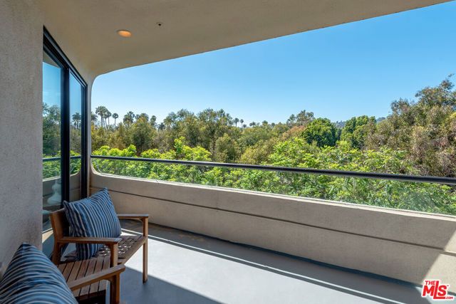 450 N Maple Drive 501, Beverly Hills, CA 90210