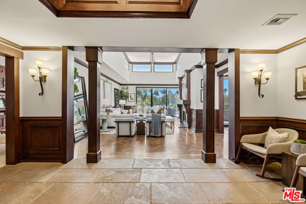 450 N Maple Drive 501, Beverly Hills, CA 90210