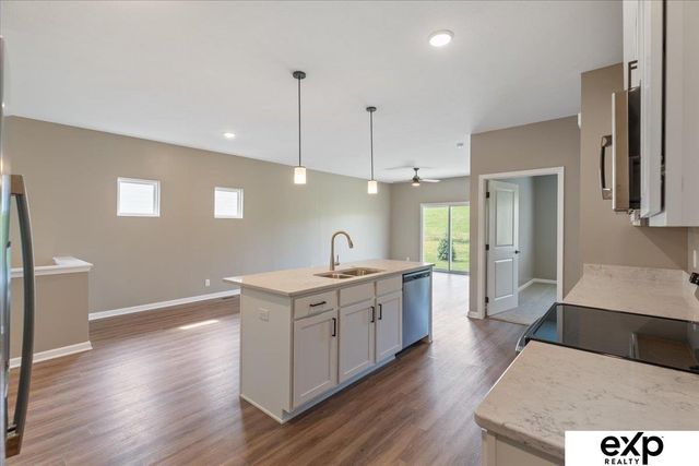 8218 S 178th Street, Omaha, NE 68136