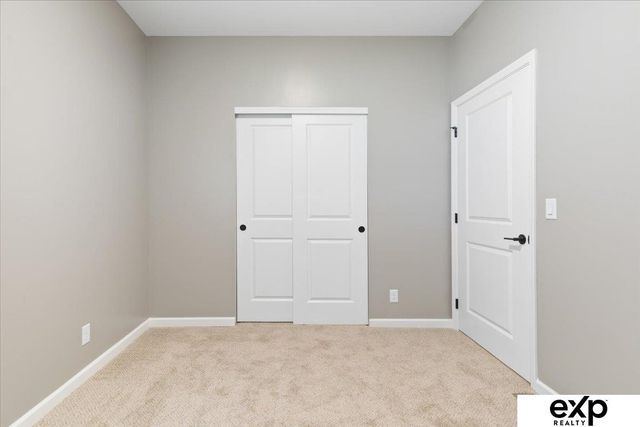 8218 S 178th Street, Omaha, NE 68136