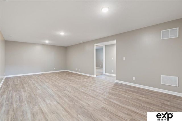 8218 S 178th Street, Omaha, NE 68136