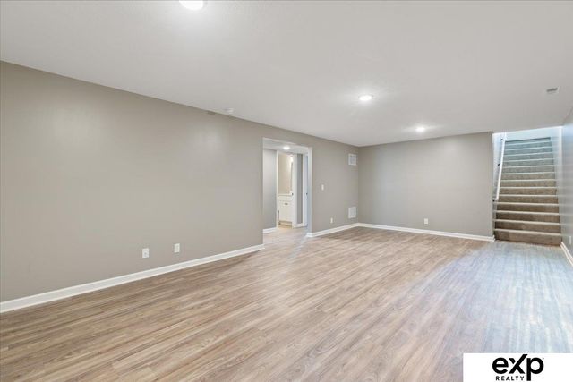 8218 S 178th Street, Omaha, NE 68136