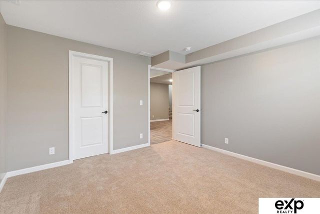 8218 S 178th Street, Omaha, NE 68136