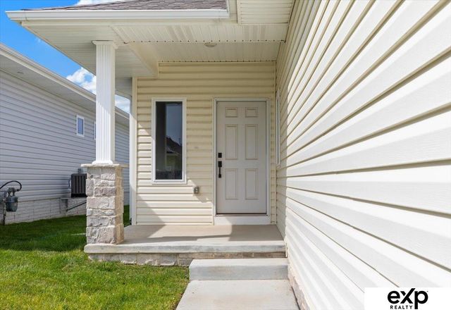 8218 S 178th Street, Omaha, NE 68136