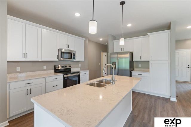 8218 S 178th Street, Omaha, NE 68136