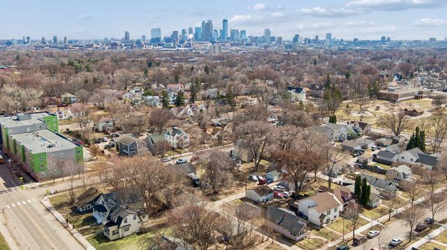 1815 Queen Avenue N, Minneapolis, MN 55411