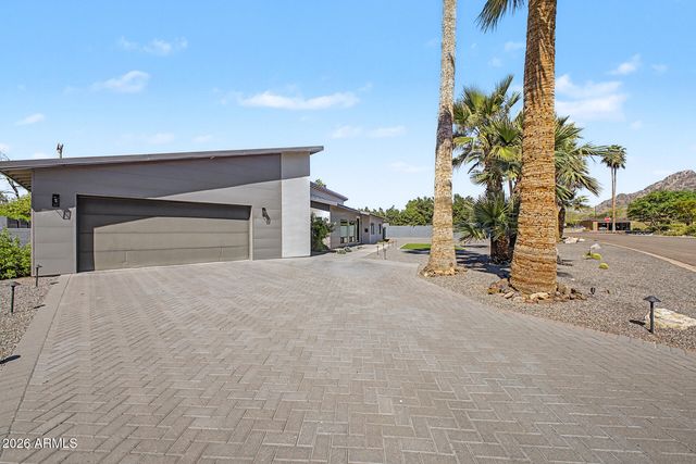 1930 E ROVEY Avenue, Phoenix, AZ 85016