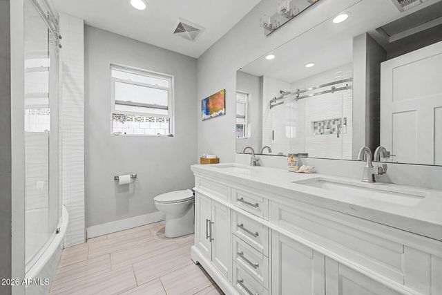 1930 E ROVEY Avenue, Phoenix, AZ 85016