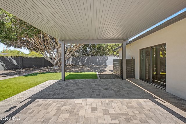 1930 E ROVEY Avenue, Phoenix, AZ 85016