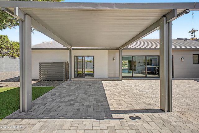 1930 E ROVEY Avenue, Phoenix, AZ 85016