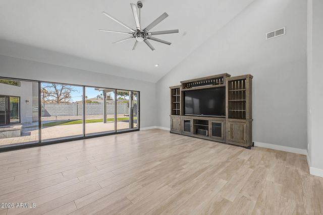 1930 E ROVEY Avenue, Phoenix, AZ 85016