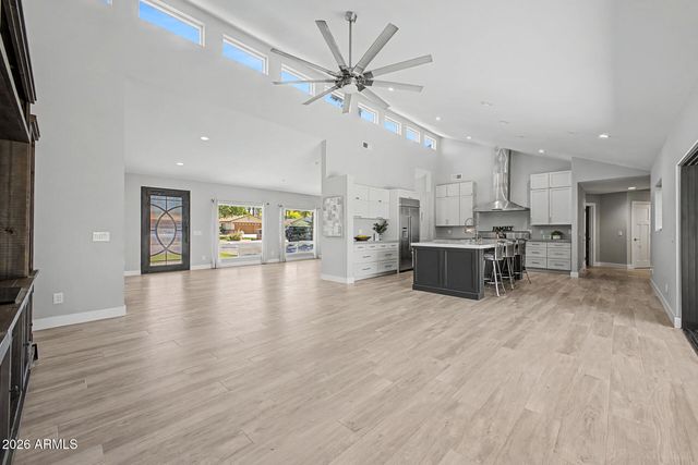 1930 E ROVEY Avenue, Phoenix, AZ 85016