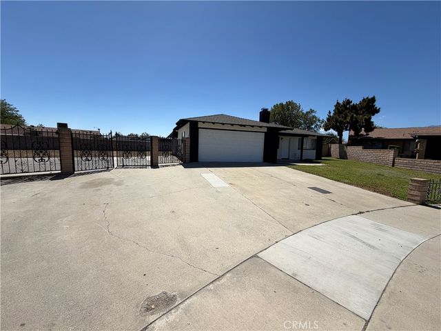 15820 Rainbow Drive, Fontana, CA 92335