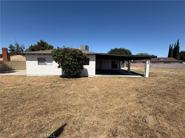 15820 Rainbow Drive, Fontana, CA 92335