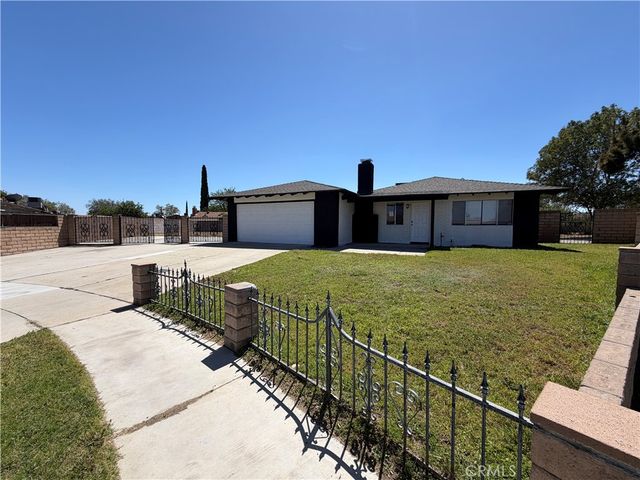 15820 Rainbow Drive, Fontana, CA 92335