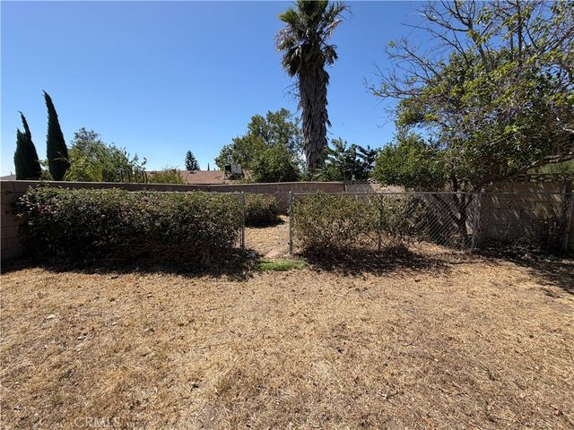 15820 Rainbow Drive, Fontana, CA 92335