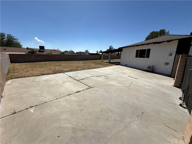 15820 Rainbow Drive, Fontana, CA 92335