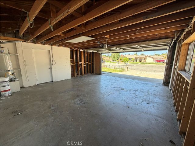15820 Rainbow Drive, Fontana, CA 92335