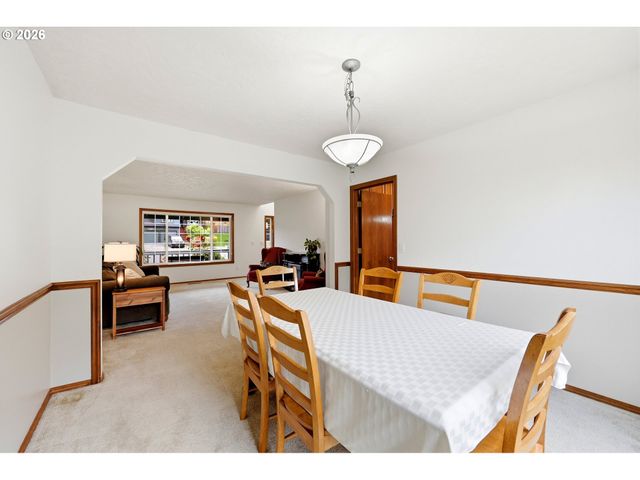 611 Se LOVRIEN Pl, Gresham, OR 97080