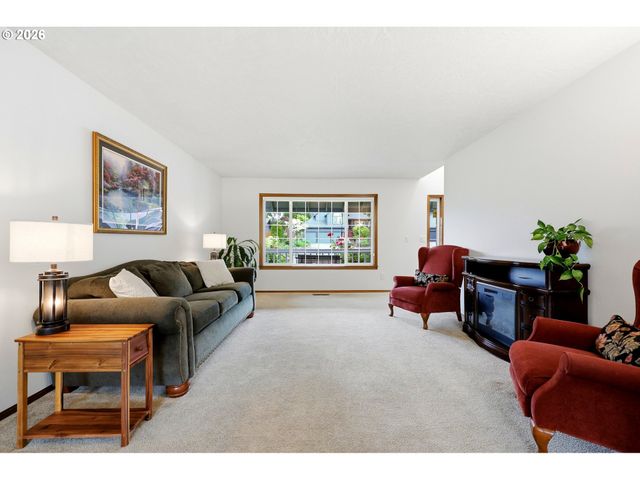 611 Se LOVRIEN Pl, Gresham, OR 97080