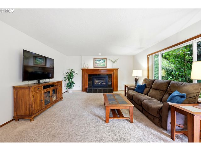611 Se LOVRIEN Pl, Gresham, OR 97080