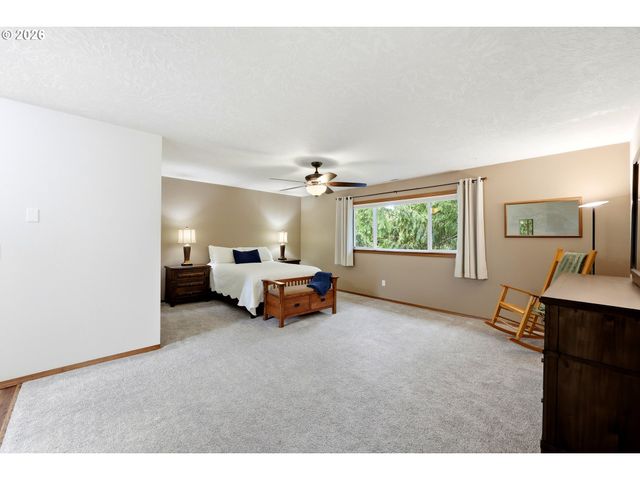 611 Se LOVRIEN Pl, Gresham, OR 97080