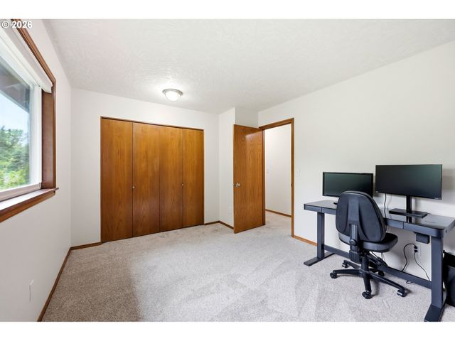 611 Se LOVRIEN Pl, Gresham, OR 97080
