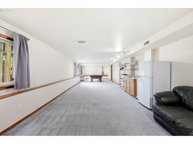 611 Se LOVRIEN Pl, Gresham, OR 97080