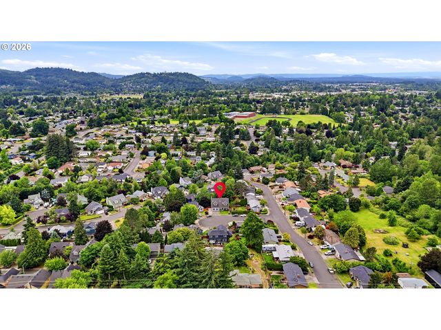 611 Se LOVRIEN Pl, Gresham, OR 97080