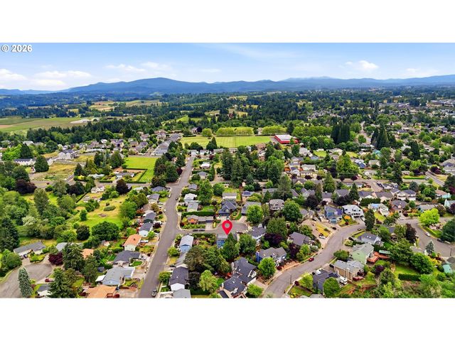 611 Se LOVRIEN Pl, Gresham, OR 97080