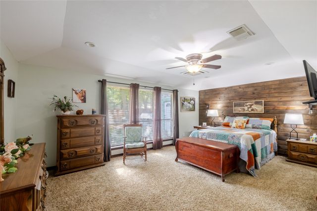 22 Greenbriar Street, Mineral Wells, TX 76067