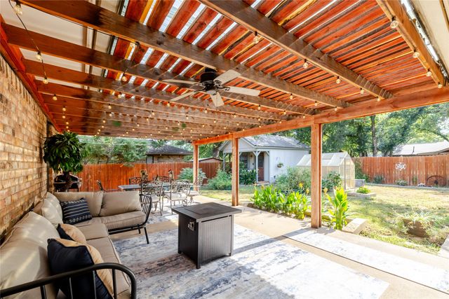 22 Greenbriar Street, Mineral Wells, TX 76067